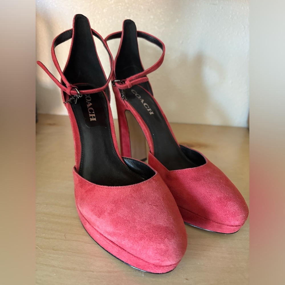 Red Coach Heels | size 9
